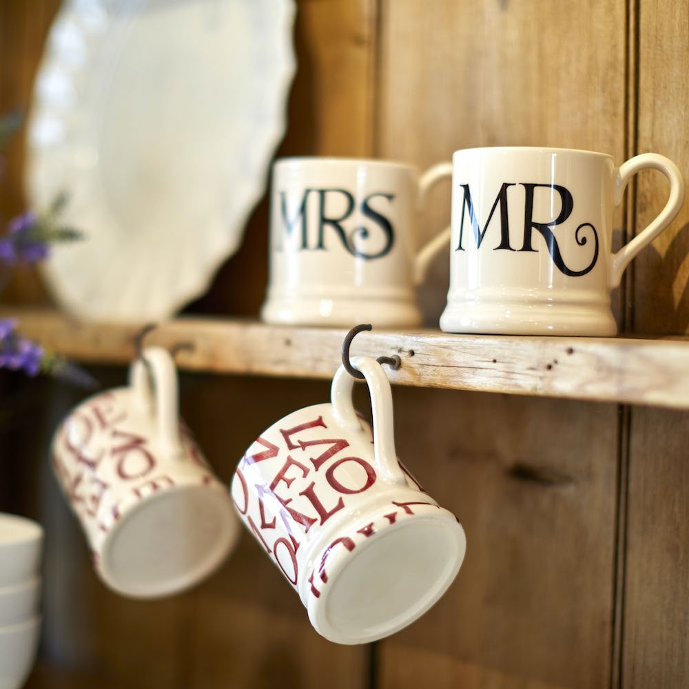 Black Toast 'Mrs & Mrs' Set of 2 1/2 Pint Mugs Boxed