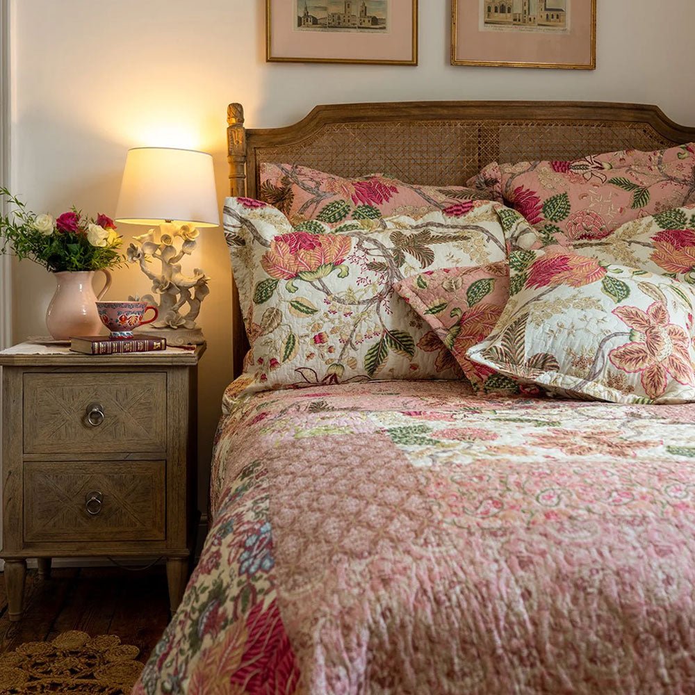 Constance Soft Pink Patchwork Cotton Bedspread Single 190 x 260 cm,One Size 250 x 260 cm - to fit Double or King Size bed,Superking 305 x 280 cm