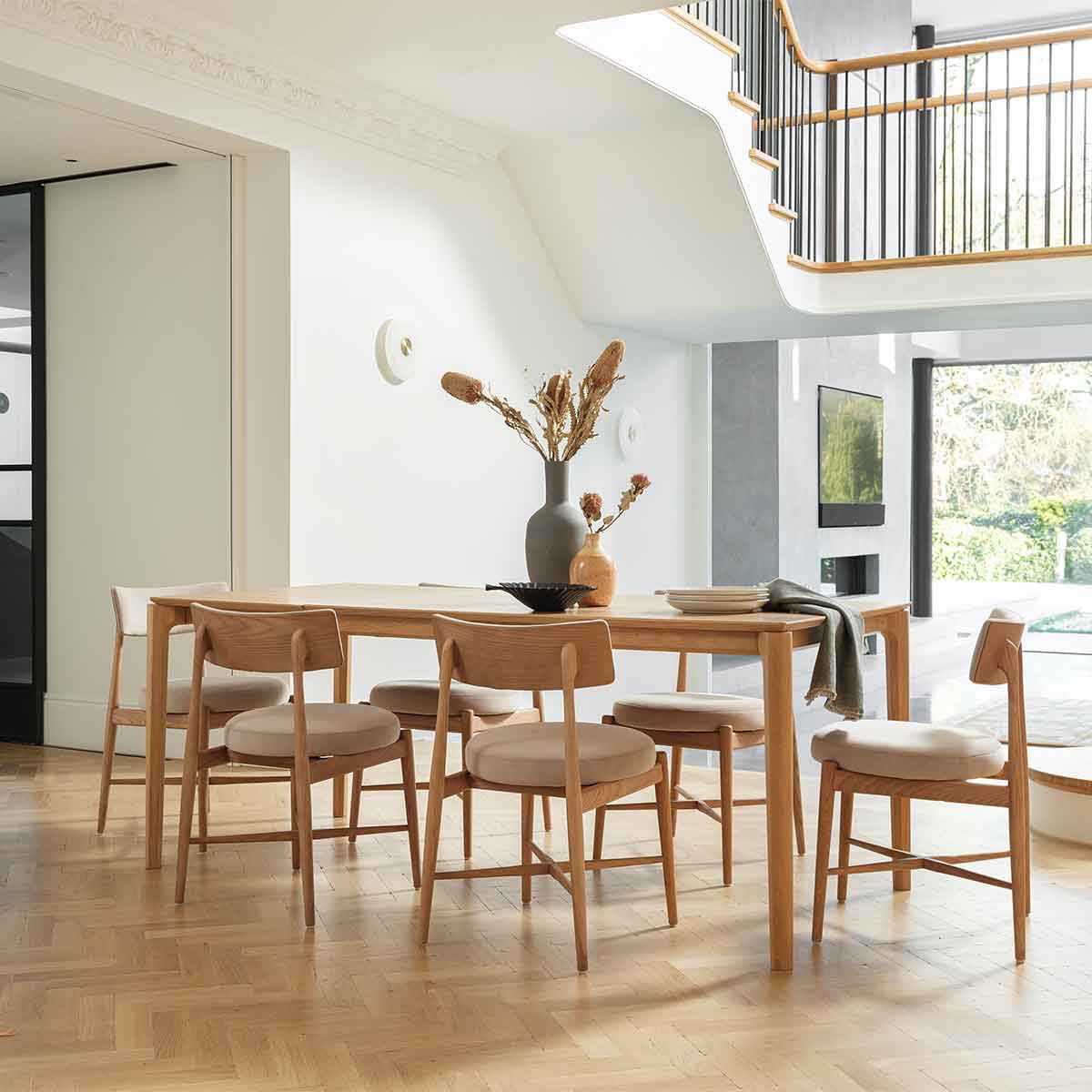 Winchester Oak 135-190cm Extending Dining Table