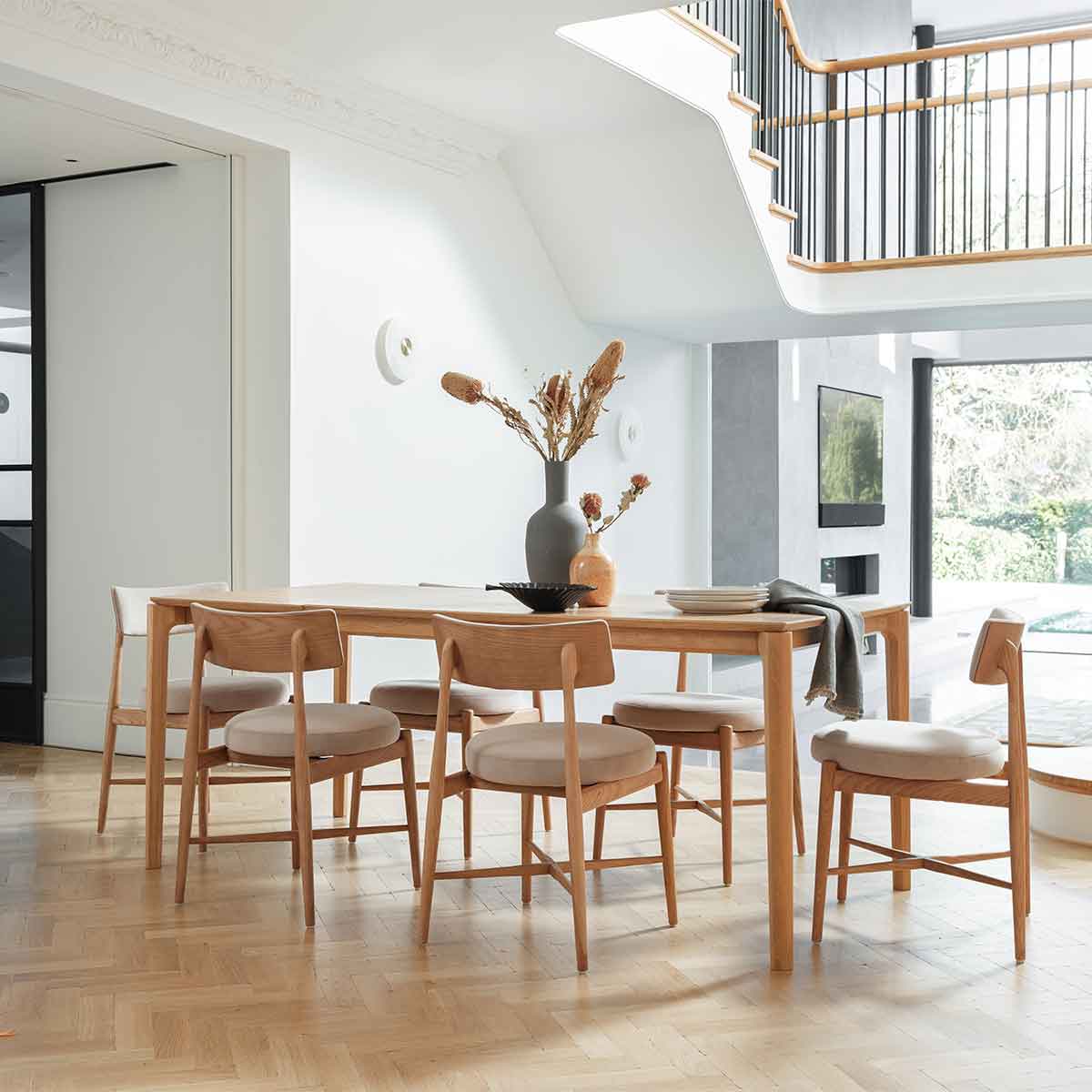 Winchester Oak 135-190cm Extending Dining Table