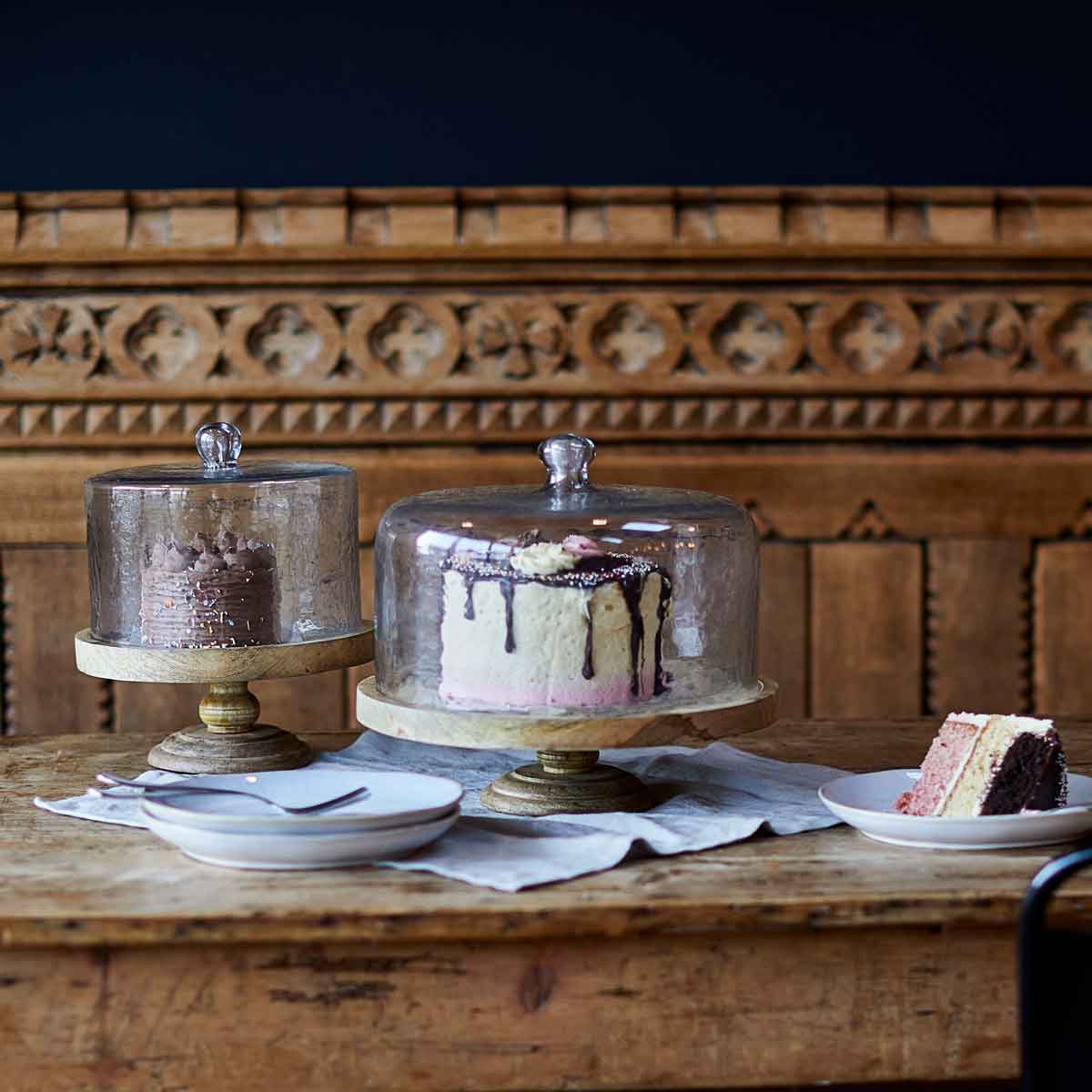 Home is Where the Bake Is: Summer Cakes & Cosy Touches - Angela Reed