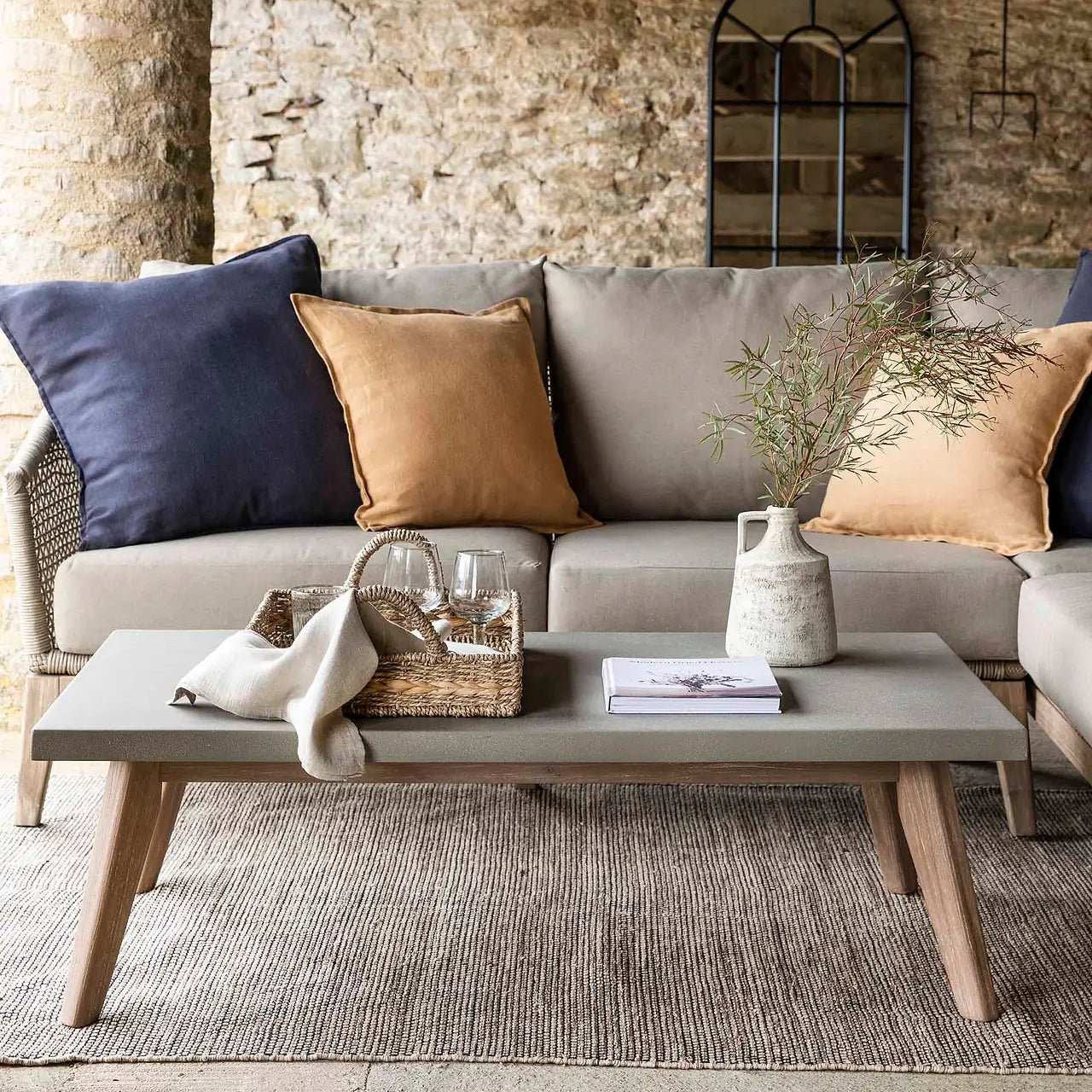 Italian Interiors: Natural Beauty & Timeless Charm - Angela Reed