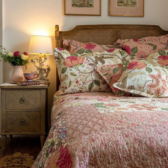 Constance Soft Pink Patchwork Cotton Bedspread Single 190 x 260 cm,One Size 250 x 260 cm - to fit Double or King Size bed,Superking 305 x 280 cm