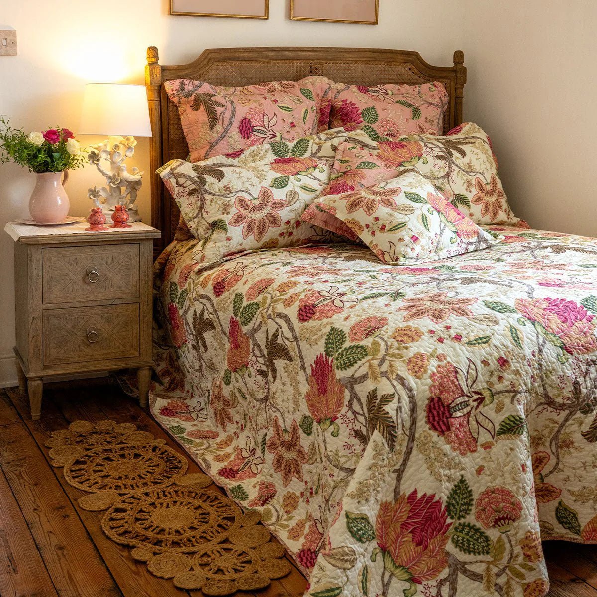 Constance Soft Pink Patchwork Cotton Bedspread Single 190 x 260 cm,One Size 250 x 260 cm - to fit Double or King Size bed,Superking 305 x 280 cm