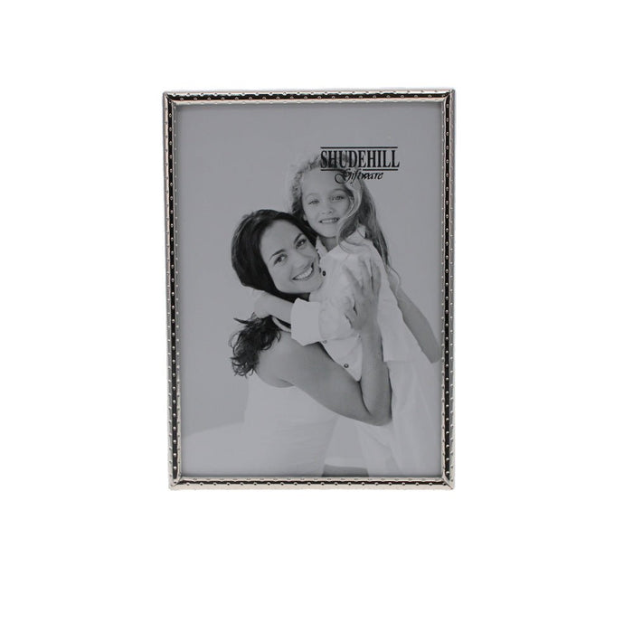Front view of the silver Fine Edge Photo Frame with a sample portrait of a mother and daughter