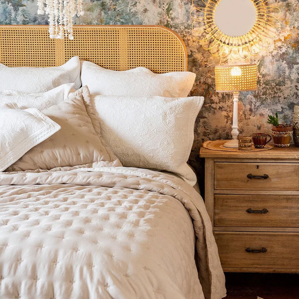 Portofino Oatmeal Bedspread Single 190 x 260 cm,One Size 250 x 260 cm - to fit Double or King Size bed