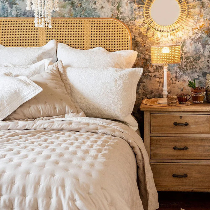 Portofino Oatmeal Bedspread Single 190 x 260 cm,One Size 250 x 260 cm - to fit Double or King Size bed
