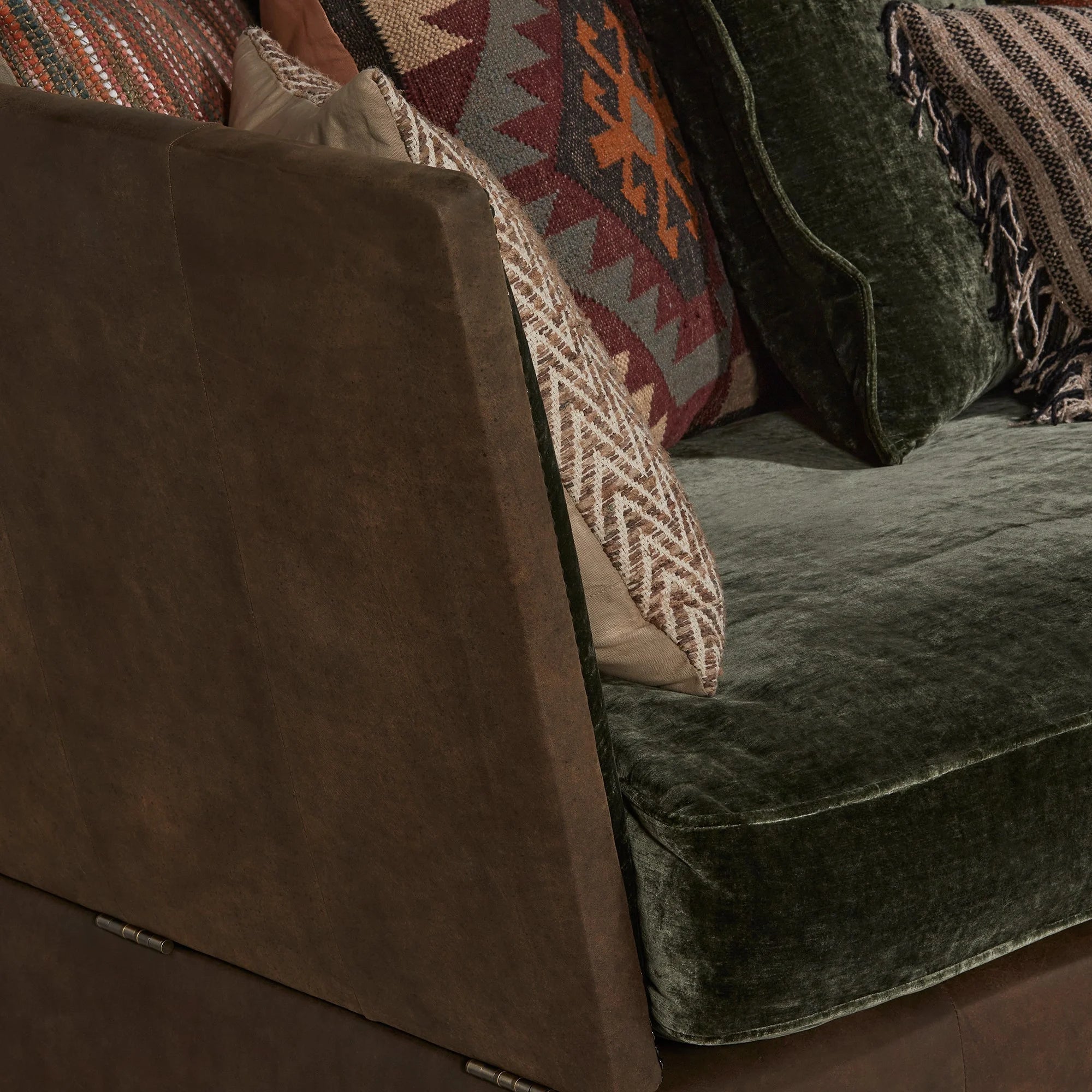 Warwick Leather Snuggler with Velvet Seat Cushions