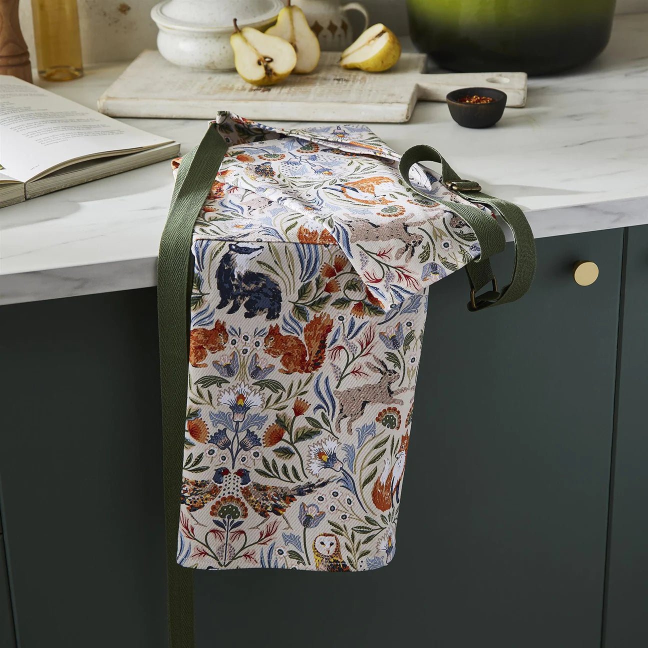 Blackthorn Apron